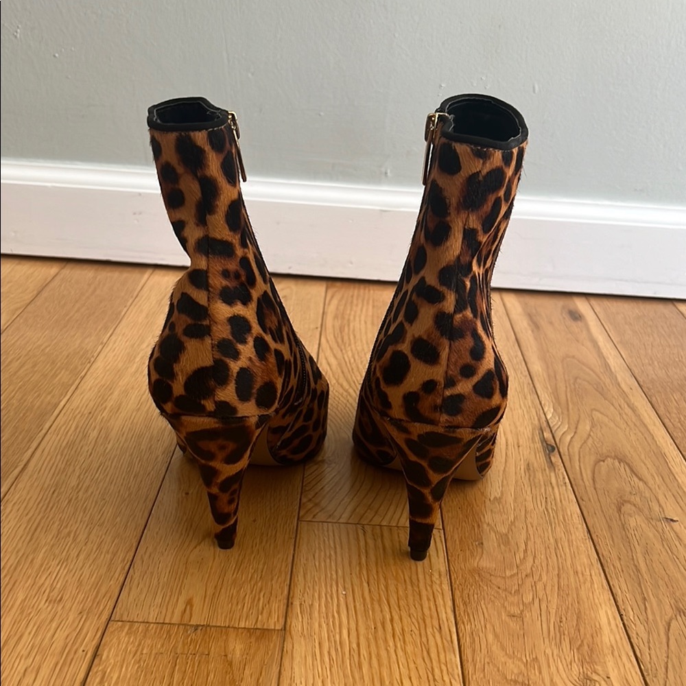 Vince Camuto Nandy Cow Hair Leopard Print Ankle Boots, Sz 9.5, excellent used - Picture 8 of 12